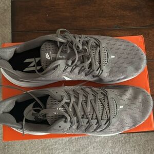 Brand new Nike Air Zoom VOMERO 14 TB Men’s size 13